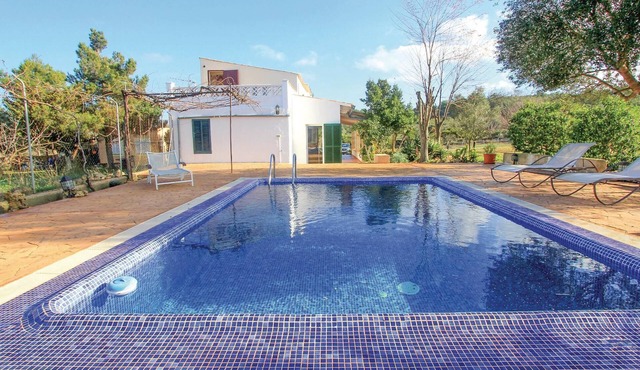 2 bedroom gorgeous home in Algaida