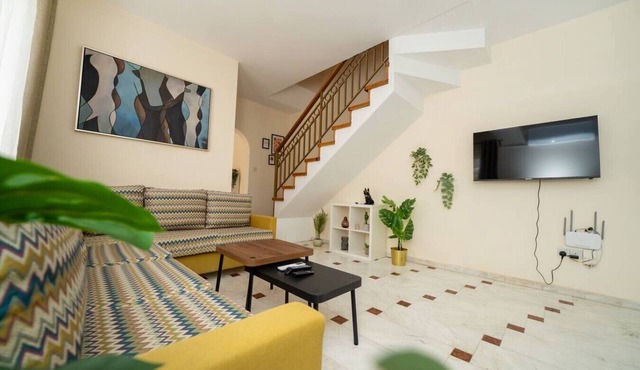 2 bedroom house near the beach