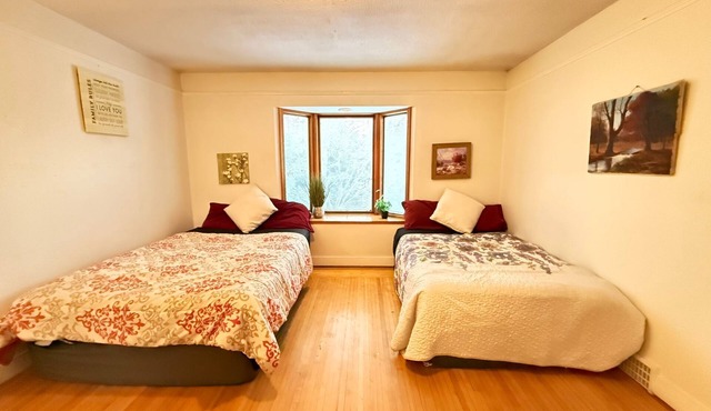 2 Bedroom Main Floor Near Kitsilano Beach, Downtown and UBC
