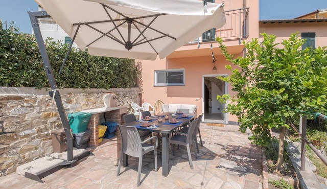 2 bedroom nice home in Borgo d'Oneglia