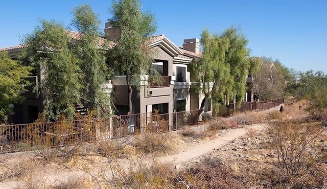 2-bedroom resort in amazing Phoenix with AC, fitness room
