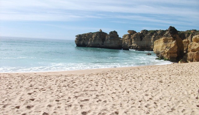 2 Bedroom Spacious Apartment With Seaview & Balcony Very Close To Lovely Beach