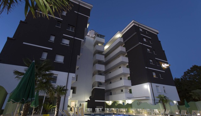 2-bedroom suite