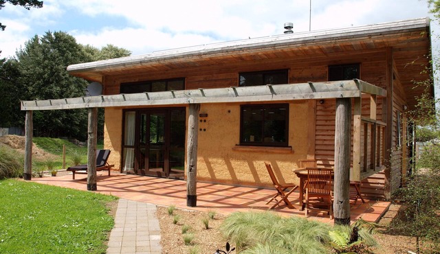 2 bedroom sunlit house, minimum of 3 months.