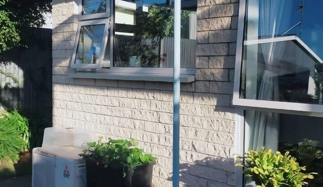 2 bedroom unit - Off Street Parking