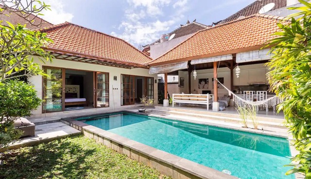 2 Bedroom Villa, pool, garden, beachside