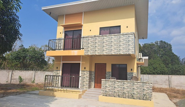 2-bedroom Villa with gym, pool, Mountain view in charming Castillejos