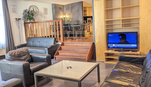 2 Bedrooms Apartment with Balcony in Amsterdam City Center