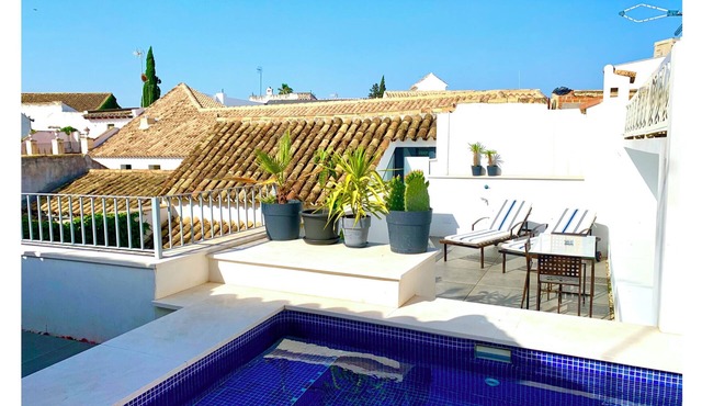2 bedrooms flat with terrace and shared pool in the jewish quarter