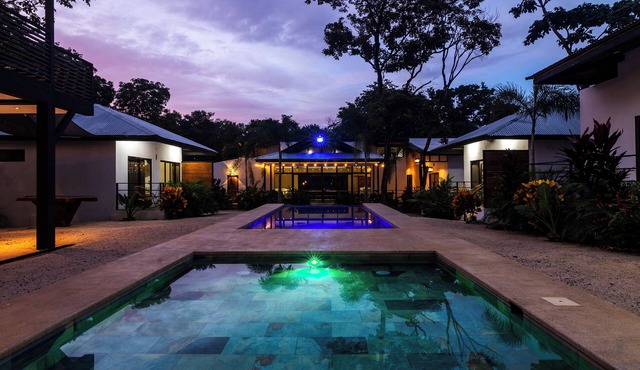 2 Blu Moons Boutique Hotel & Retreat