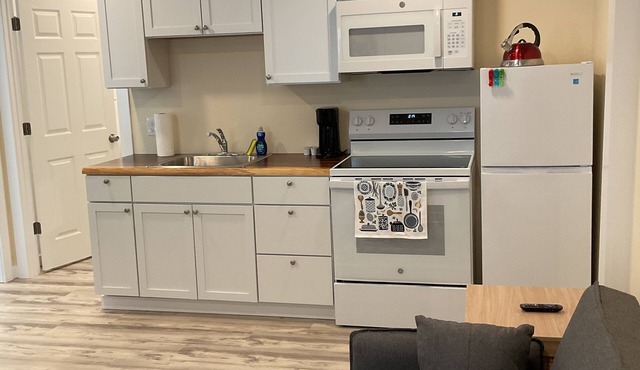 2 BR 1 Bath w/Full Kitchen Large Apartment in enjoyable Ellsworth with AC, WiFi