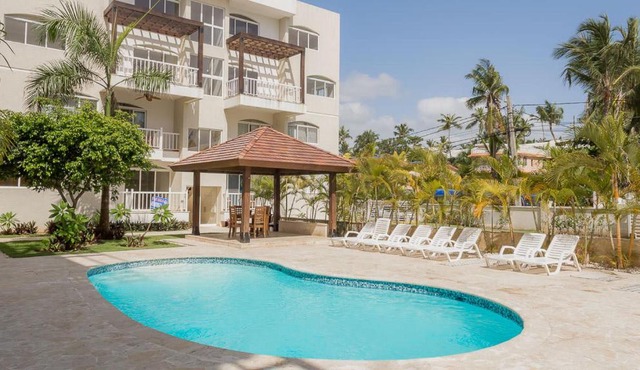2 br apart steps from the beach