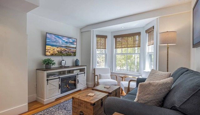 2 BR Next to Beach & Park Entrance! [The Notebook]