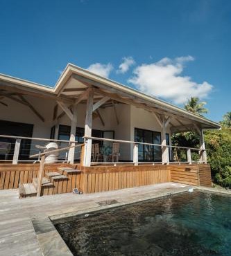 2 BR. Panoramic Lagoon View Villa: Poolside paradise, gourmet kitchen