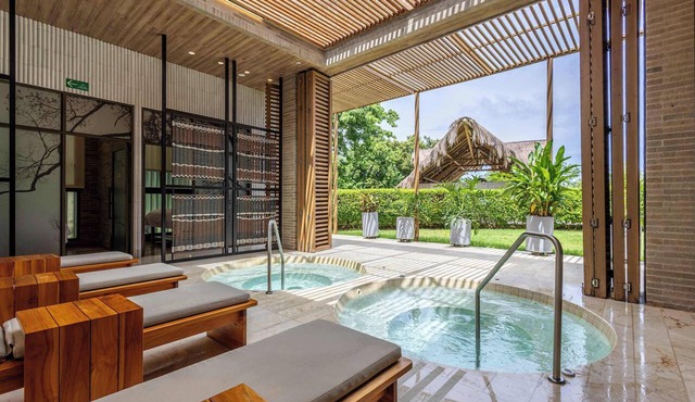 2-Br Sea & Pool View Apartment | Pet-Friendly