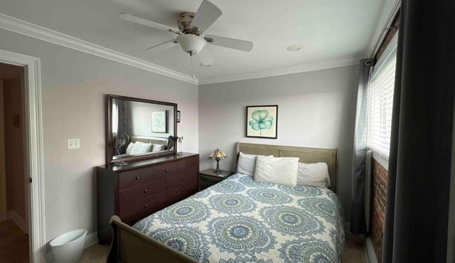 2 br Steps from Tiger Stadium