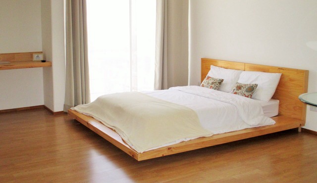 2 CedarCats Short Stay Apartments