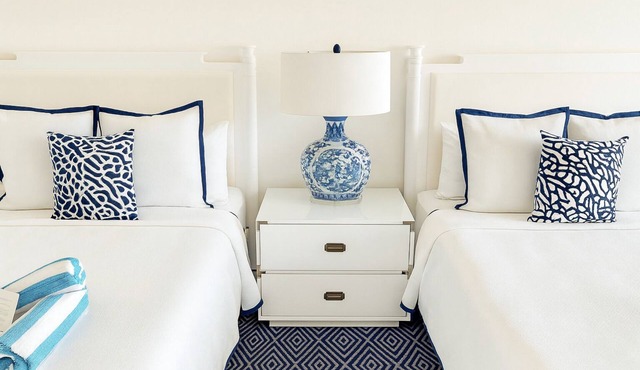 2 Charming Oceanfront Rooms w/Full-Service Marina & Bike Rentals - Pets Welcome