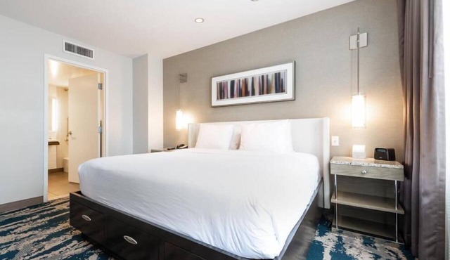 2 Charming Units in Trendy River North! Short Drive to Chicago O’Hare Airport!
