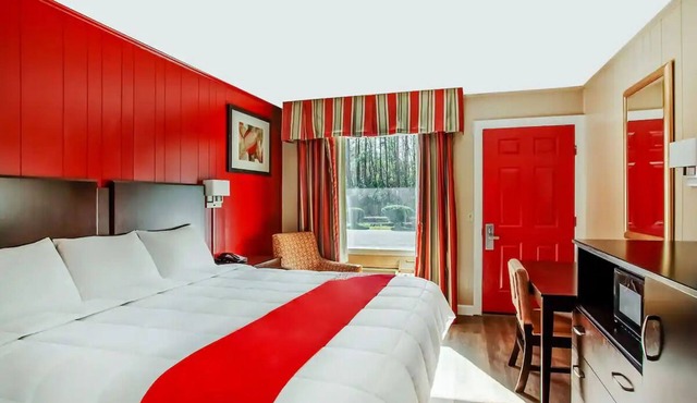 2 Comfortable King Bed Rooms for Families in Ridgeland