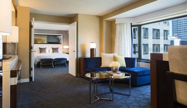 2 Connecting Suites at a 4⭐️ Hotel