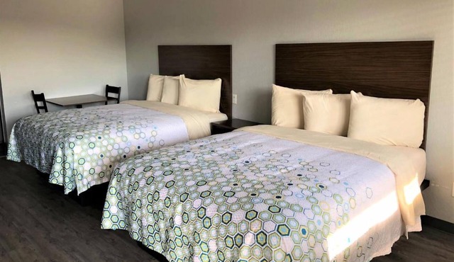 2 Convenient Studios Near Riverwalk w/Kitchenette, Perfect for Extended Stays