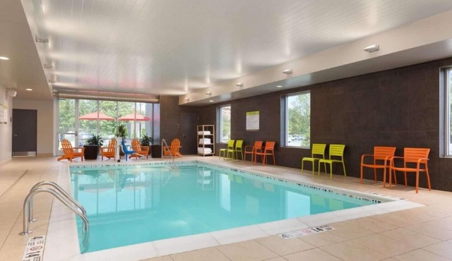 2 Convenient Units w/Free Breakfast, Pets Allowed. Near Six Mile Waterworks