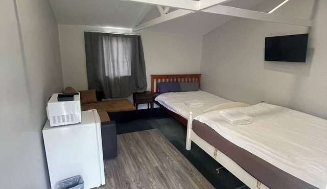 2 Double 1 Sofa bed chalet unit B