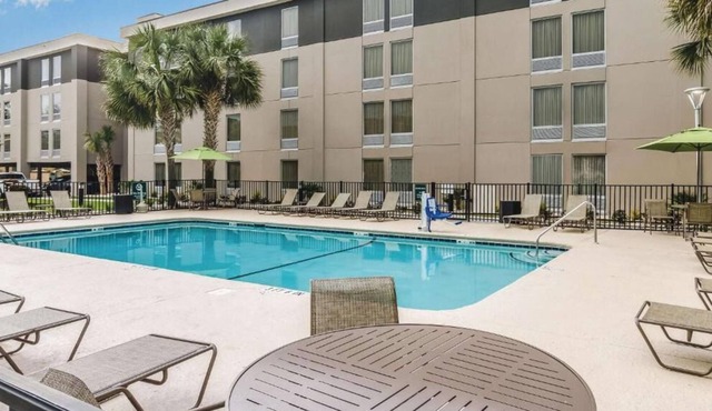 2 Double Bed Deluxe Rm at La Quinta Inn by Wyndham Myrtle Beach - N Kings Hwy