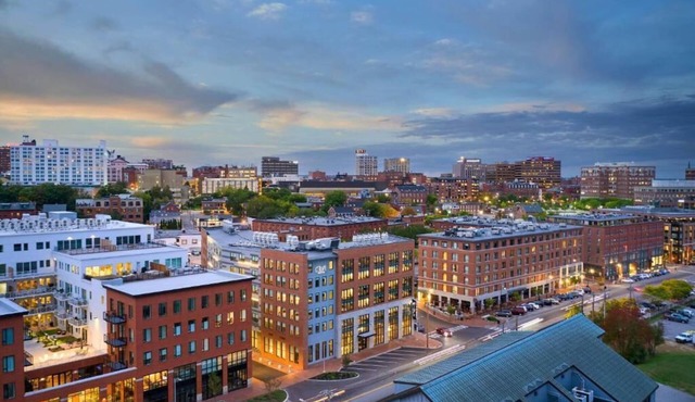 2 Family Ready Rooms | Pet-Friendly Stay, Walking Distance to Museum of Art