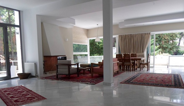 2 Floor Maisonette , Ideal For A Family, Spacious And Modern