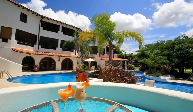 2 Large Units with Kitchenettes! FREE Parking! Short Drive to Mahogany Bay!