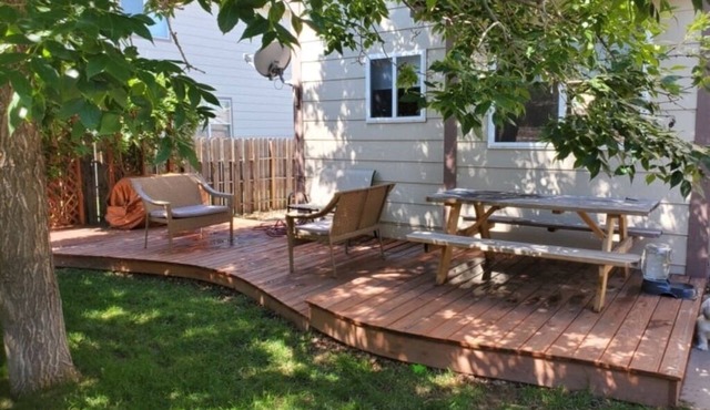 2 Master Suites/3 King Beds/4 Bath/Mins to Airport