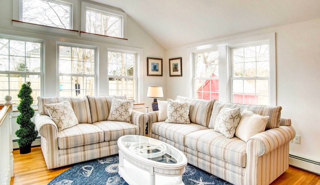 2 Mi to Beach: Walkable Coastal Gem in Hyannis!