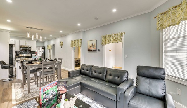 2 Mi to Downtown: Charming Apt in Schenectady!