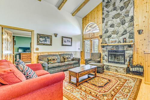 2 Mi to Dtwn: Cloudcroft Home w/Furnished Deck