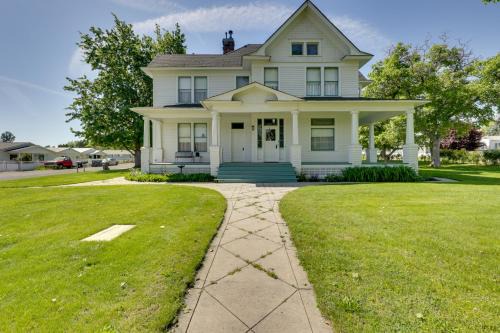 2 Mi to River: Historic Clarkston Home w/Views!