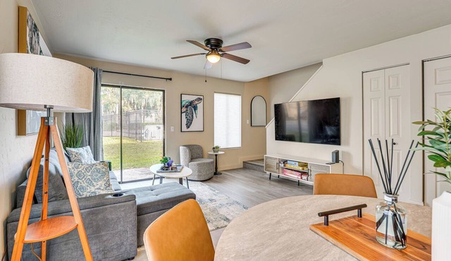 2 Mi to UF Campus: Modern Condo w/Pool Access!