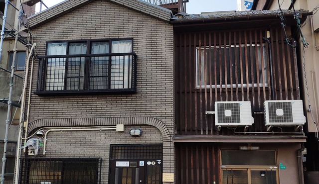 2 MIN FROM NAMBA, 2 INDEPENDENT HOUSES FOR MAX 18