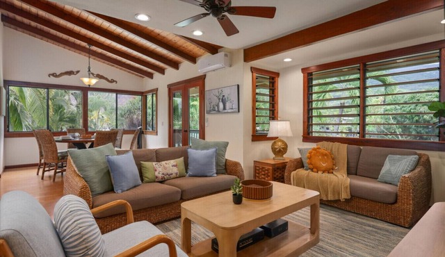 2 Mins to Private Beach, Dolphin Whale Watching, H6A