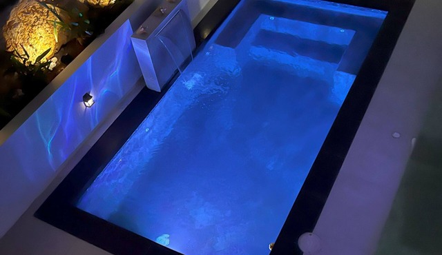 2 Minutes from Beach - Modern Home - Heated Black Pool - Ocean View