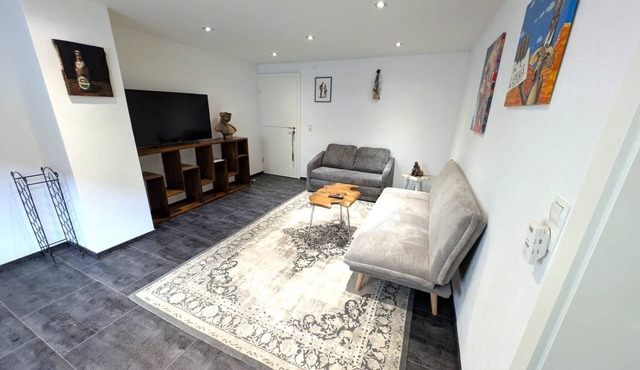 2 Modern Art Rooms centrally located in The High Gallery Hirschaid
