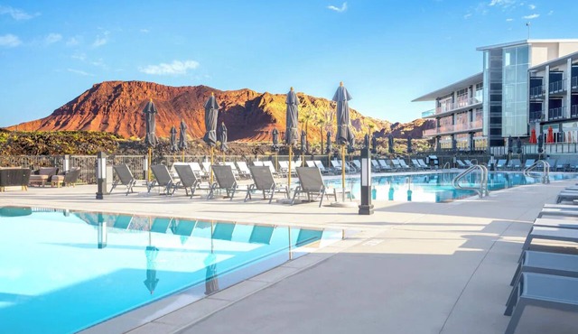 2 Modern Rooms w/Easy Pool Access & Perfect to Explore Trails & Local Activity