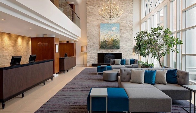 2 Pet-Friendly Hotel Rooms Just Minutes from Local Shopping & Dining - Parking