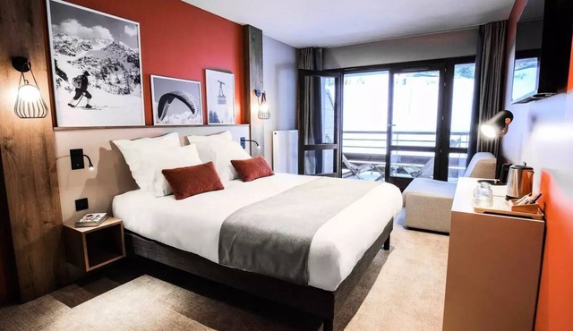 2 Premium Rooms 4 Adults Balcony View