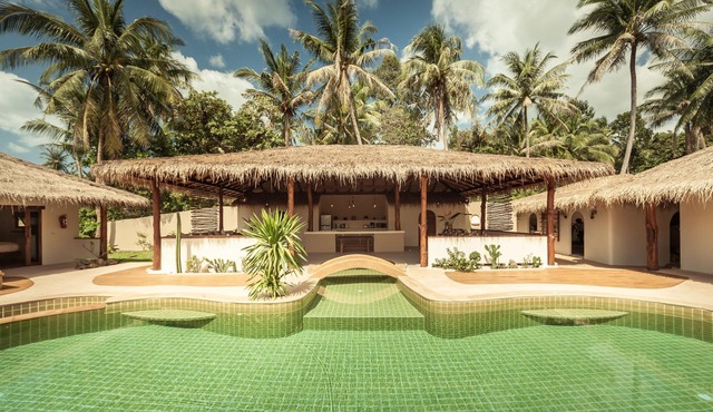 2 Private Tropical villas, 10 bedrooms, Event & Yoga space, for + 20 guests!