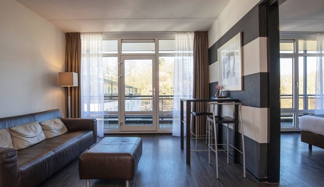 2 Quaint Rooms with Easy Access to Arnhem Cultural Sites, Near Museum Arnhem