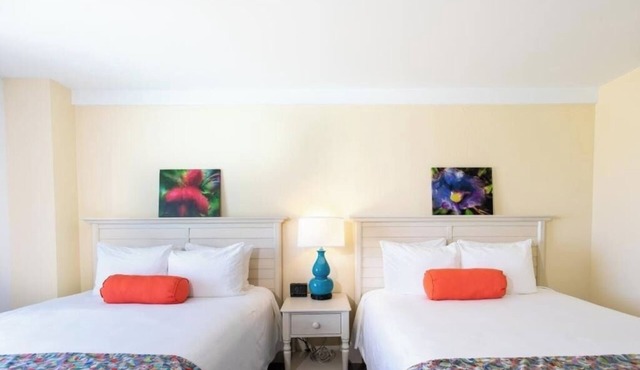 2 Queen Beds + Harbor Views | Walk to Wharf, Museums, Dining & Boutique Stores