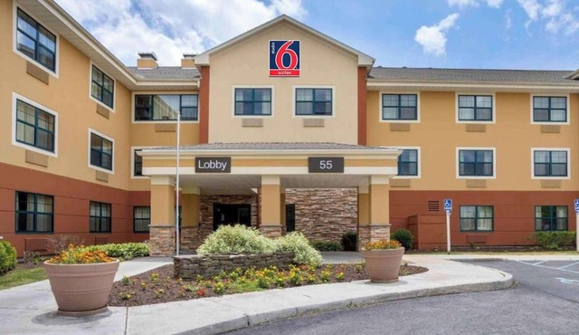 2 Queen Beds, Smoking| Kitchen| Studio 6 Fishkill