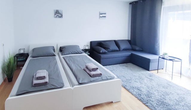 2 room apartment right in Stuttgart city 6 people